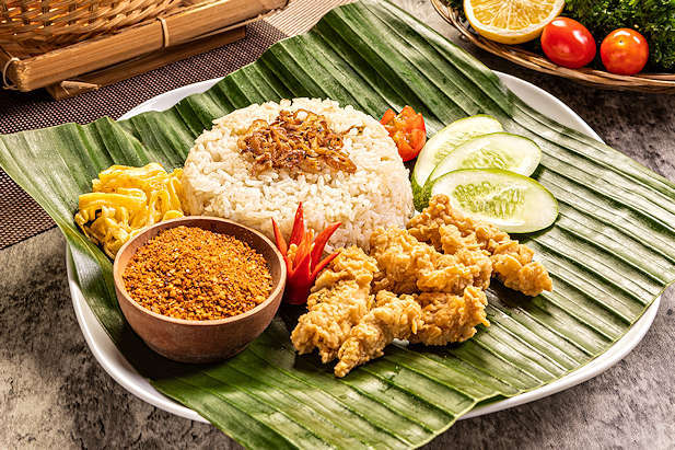 Nasi Uduk Ayam Goreng